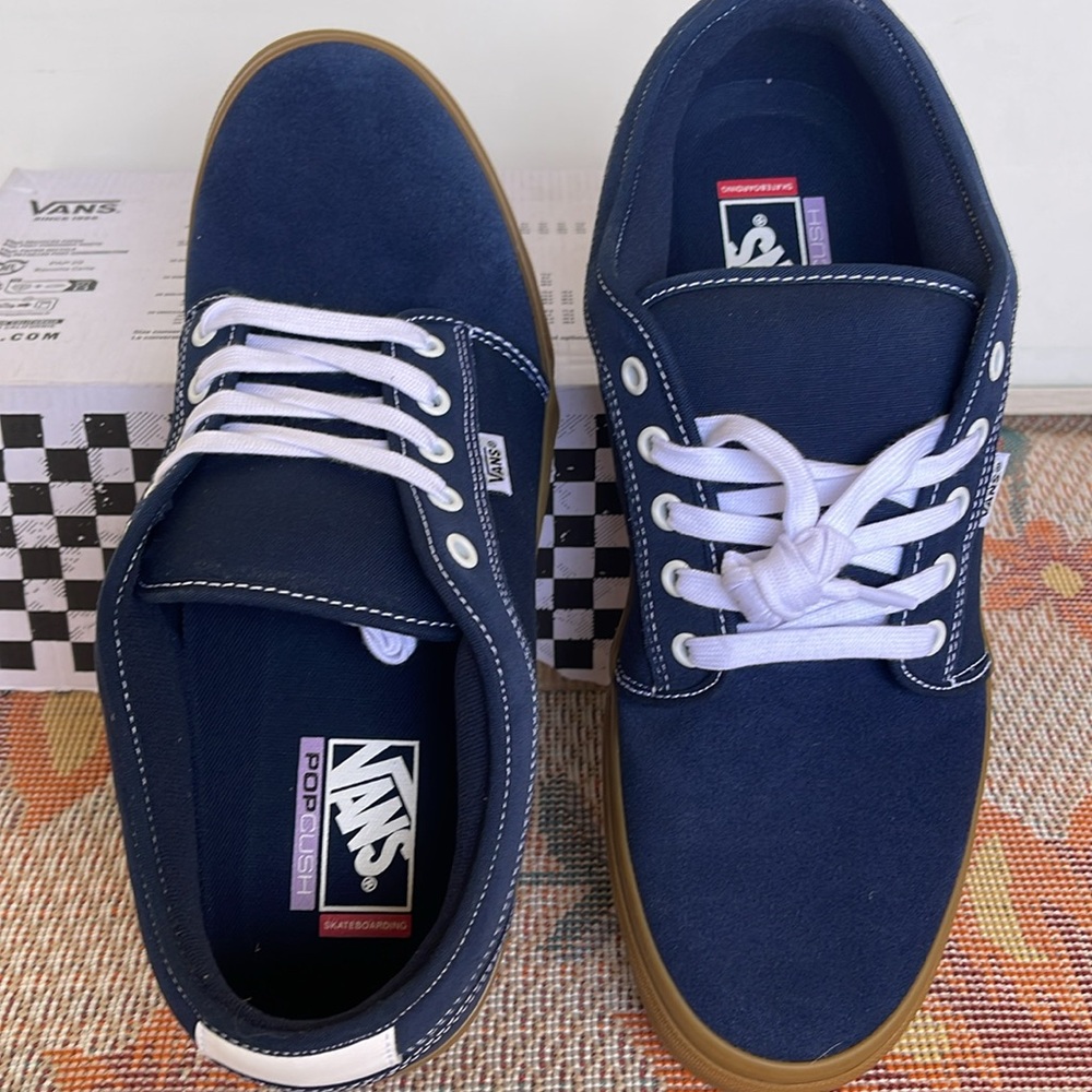 Vans WMNS Skate Chukka Low Dress Blues/Gum
VN0A4BX4FS1
Sneakers - Picture 12 of 16